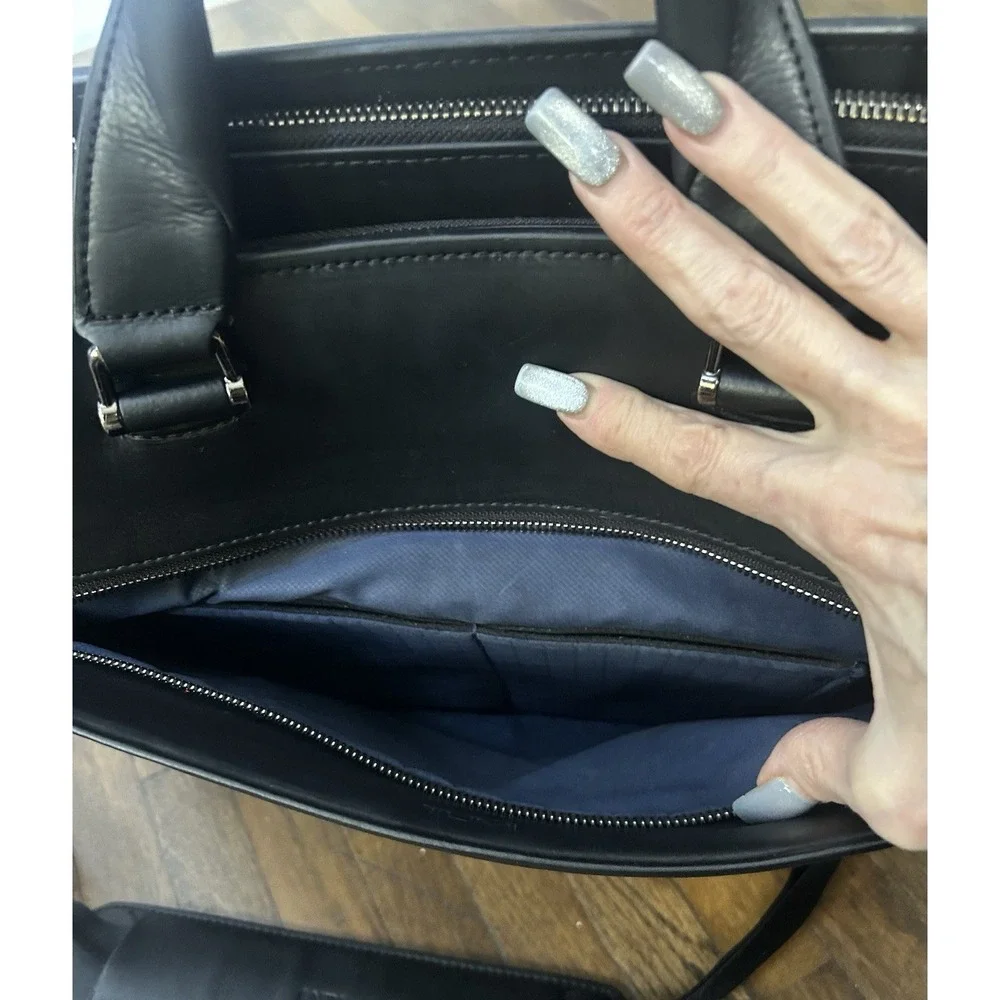 Tumi Carbon Fiber (CFX) variant of the Ashton Gibson Slim Briefcase